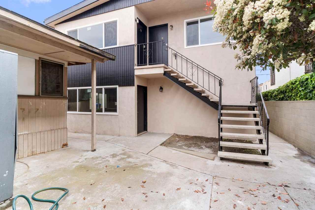 1275 Robinson Ave - Photo 6 of 19