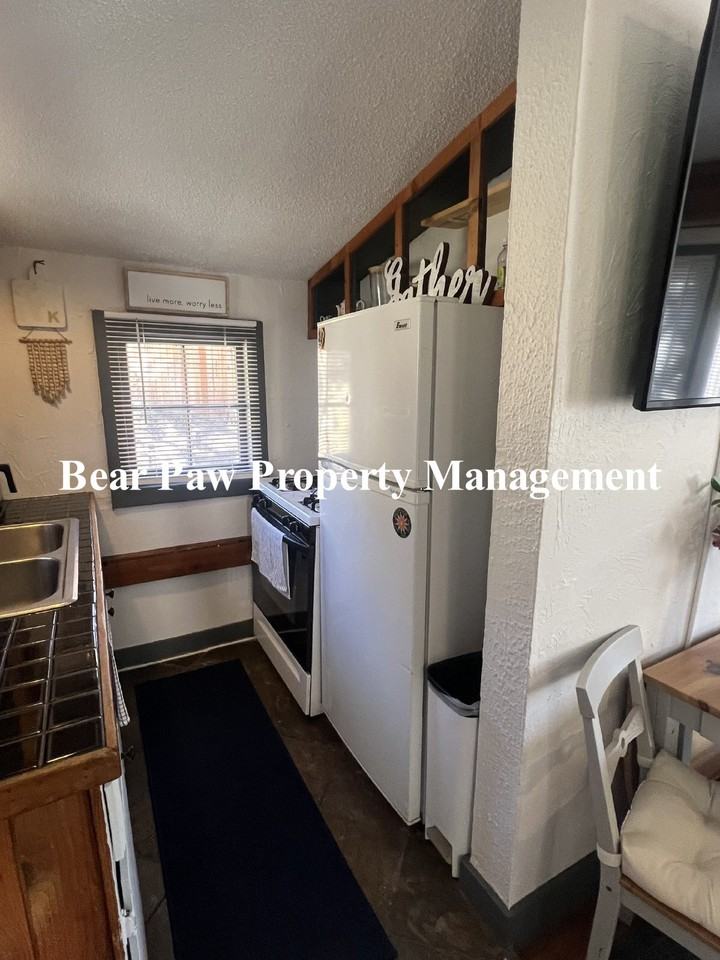 28128 Knowles Rd - Photo 5 of 12