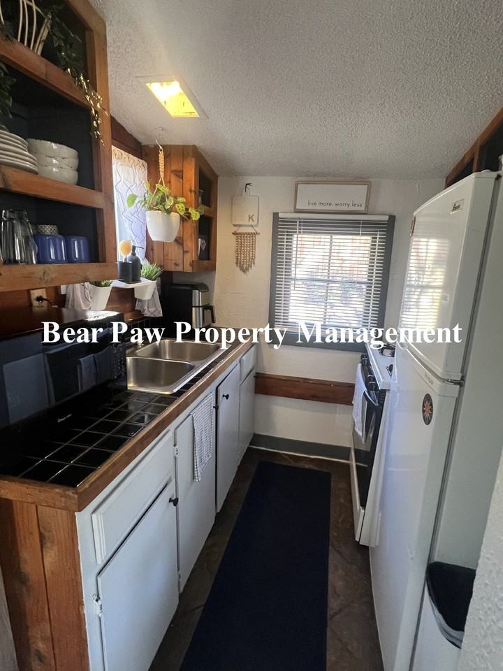 28128 Knowles Rd - Photo 6 of 12