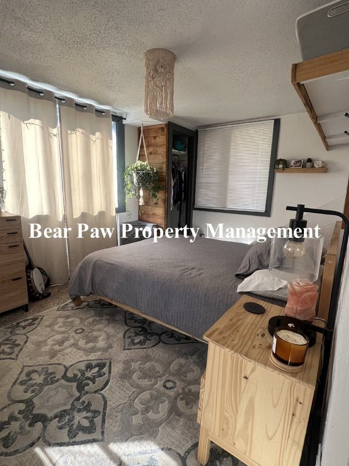 28128 Knowles Rd - Photo 7 of 12