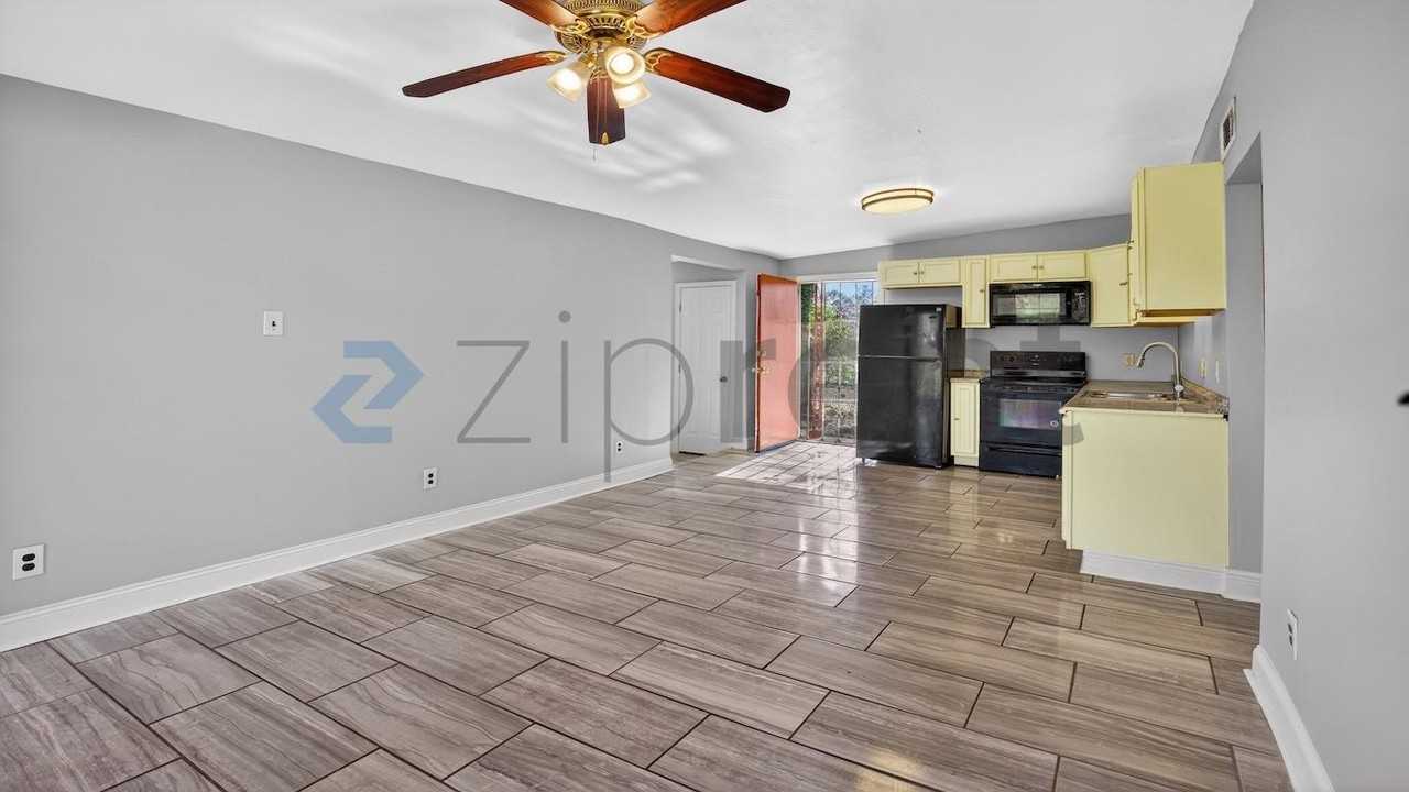 1657 Thornton Pl Sw - Photo 5 of 17