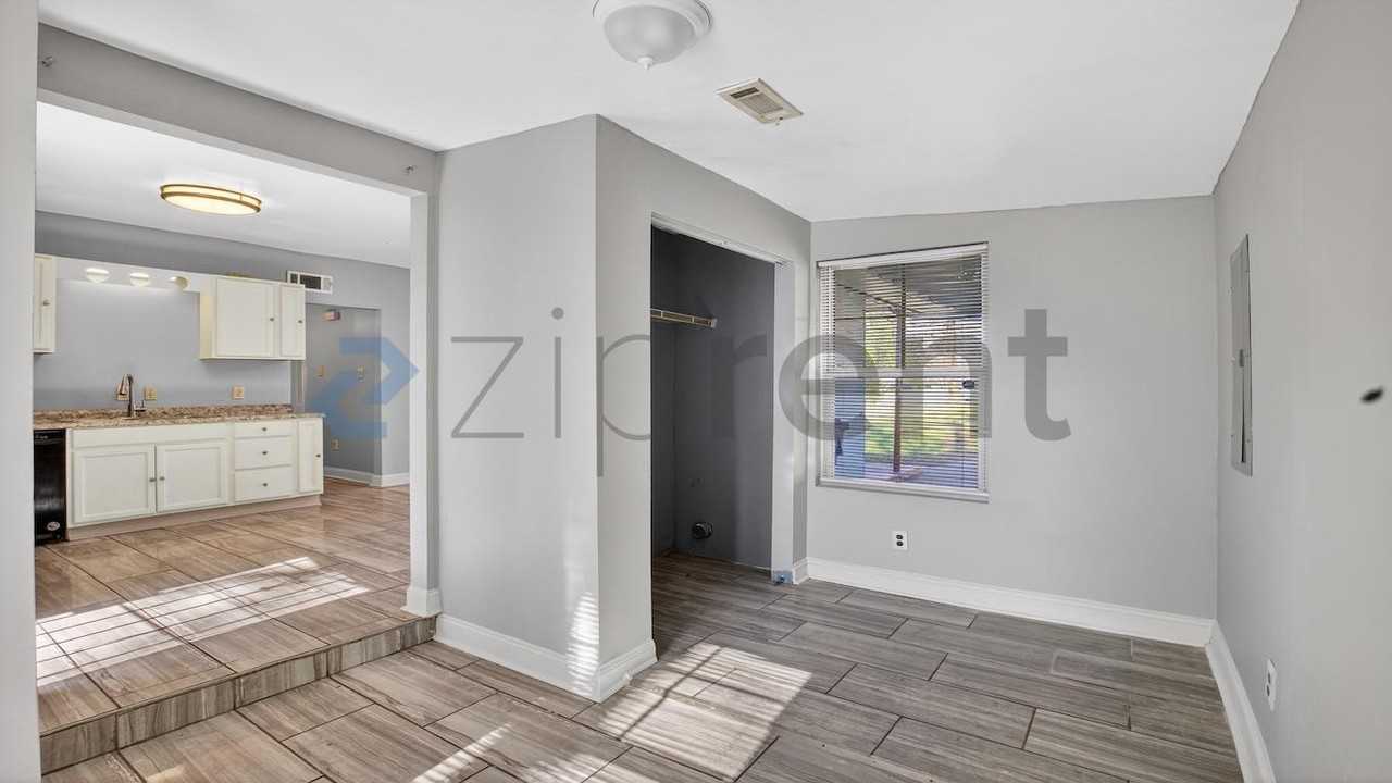 1657 Thornton Pl Sw - Photo 7 of 17