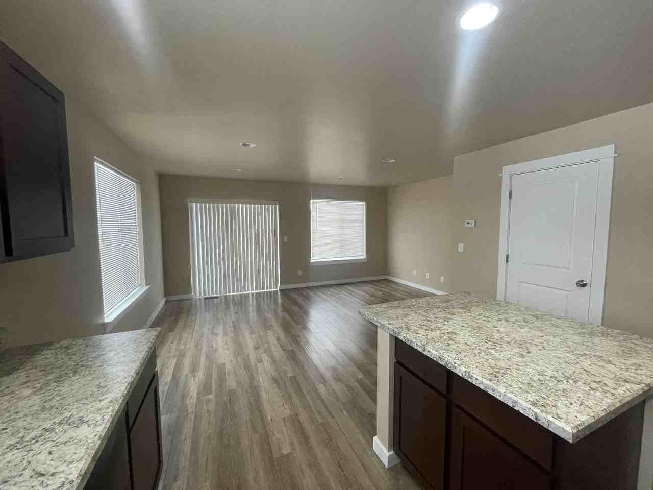 4022 Sunstone St - Photo 2 of 9