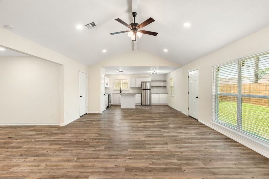 11903 Edgar St - Photo 4 of 29