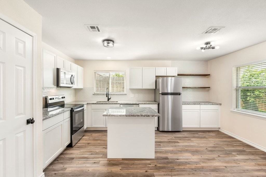 11903 Edgar St - Photo 5 of 29