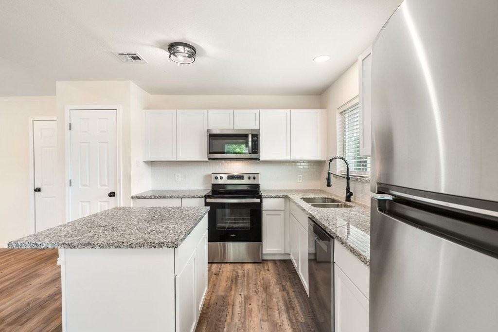 11903 Edgar St - Photo 7 of 29