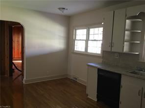 842 Donnell St - Photo 3 of 17