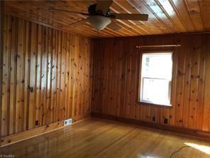 842 Donnell St - Photo 5 of 17