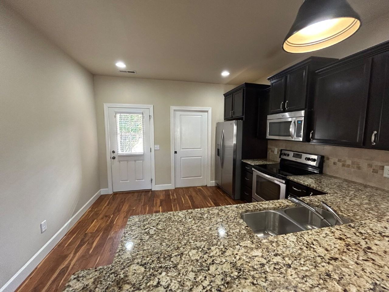 658 Cooper Sq - Photo 6 of 11