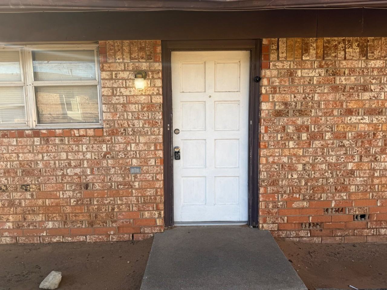 7206 Ave W - B - Photo 2 of 18
