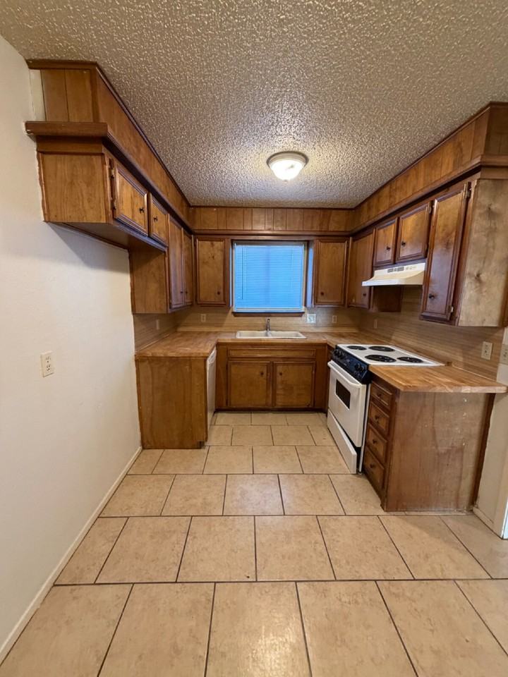 7407 Waco Ave - Photo 4 of 9