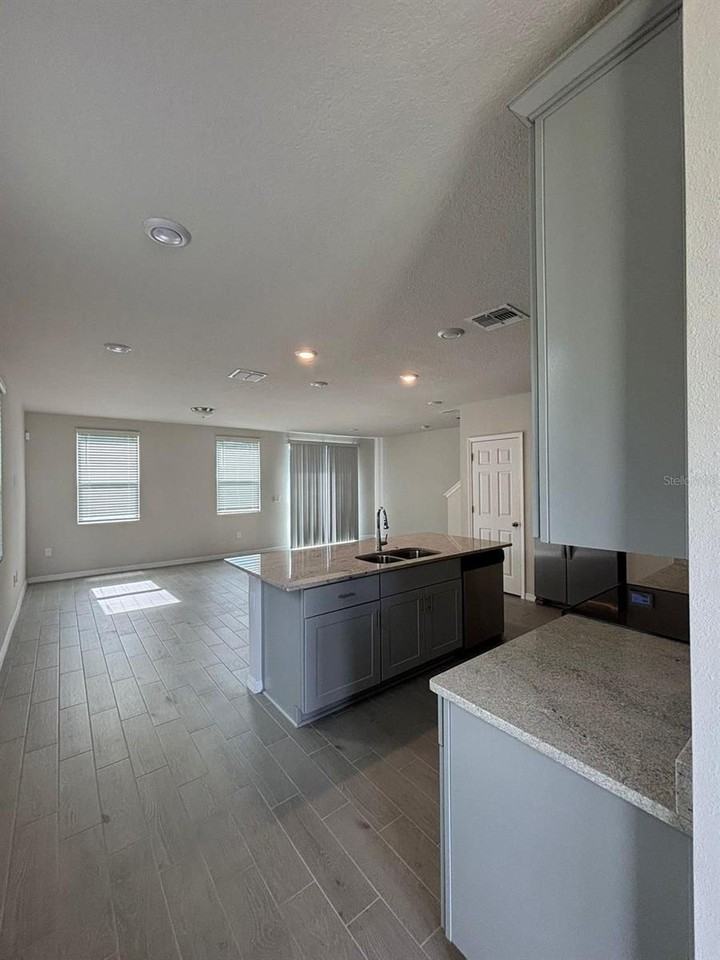 846 Legacy Dr - Photo 3 of 16