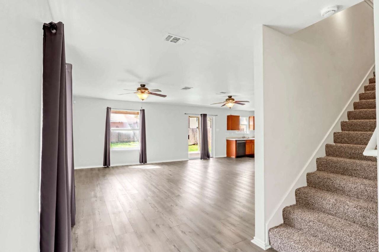 10626 S Shaenridge - Photo 3 of 24