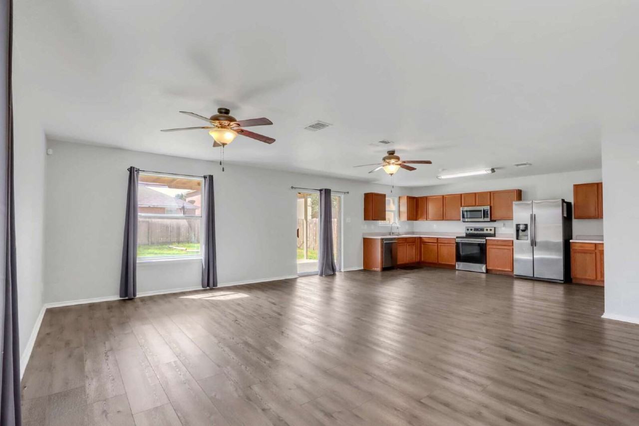 10626 S Shaenridge - Photo 4 of 24