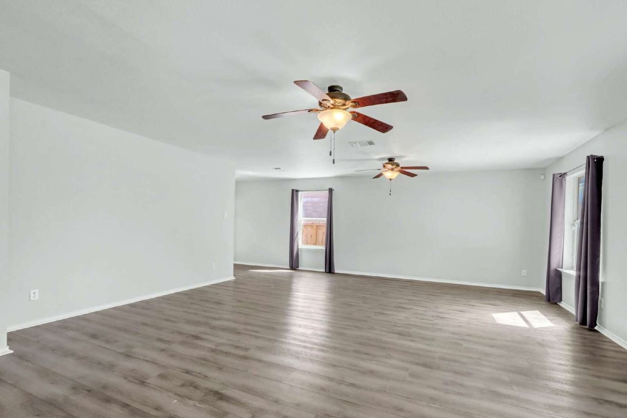 10626 S Shaenridge - Photo 6 of 24