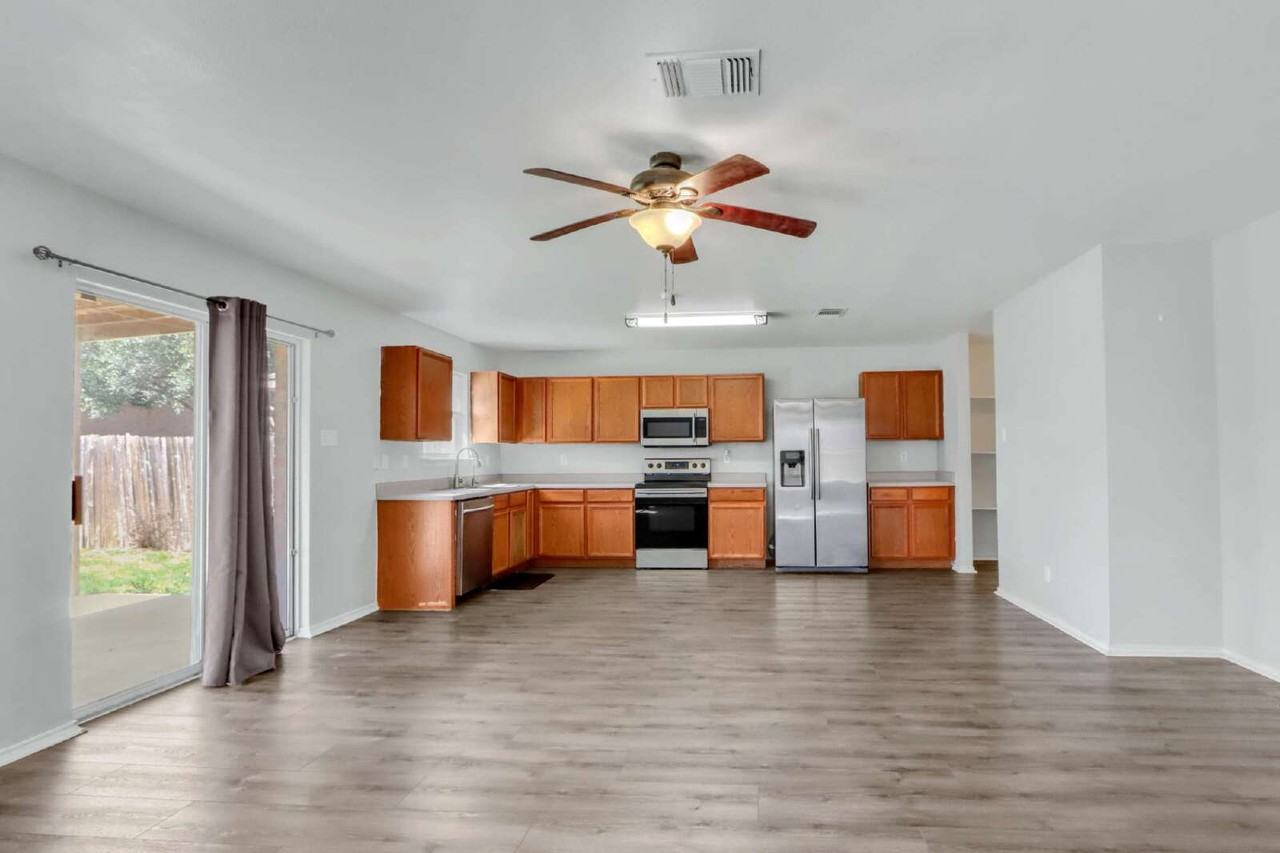 10626 S Shaenridge - Photo 7 of 24