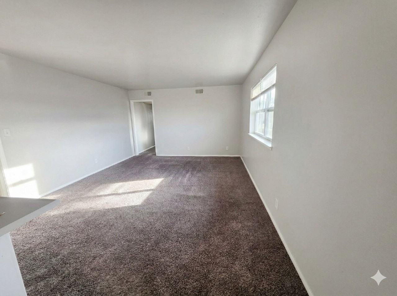 1224 Crown Point Ave #E - Photo 5 of 8