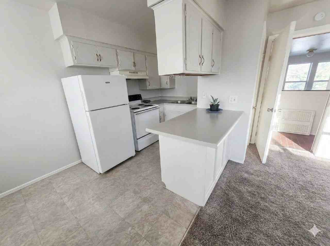 1224 Crown Point Ave #E - Photo 6 of 8