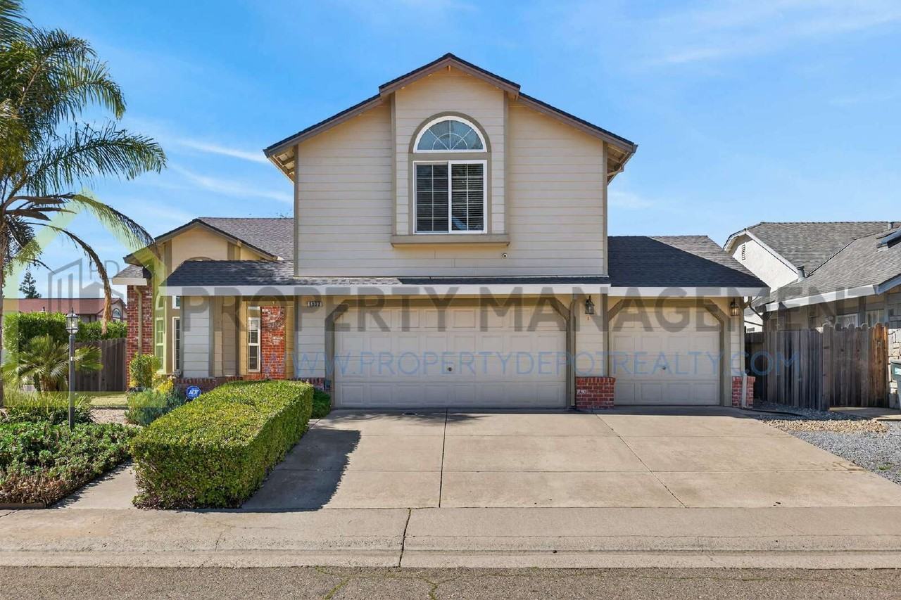 8932 Hollowstone Way - Photo 4 of 50