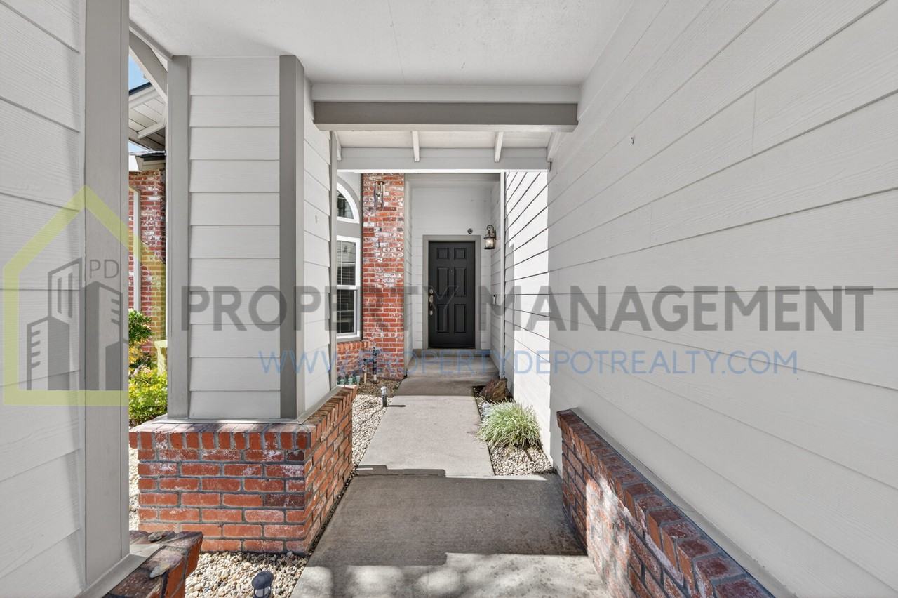 8932 Hollowstone Way - Photo 5 of 50