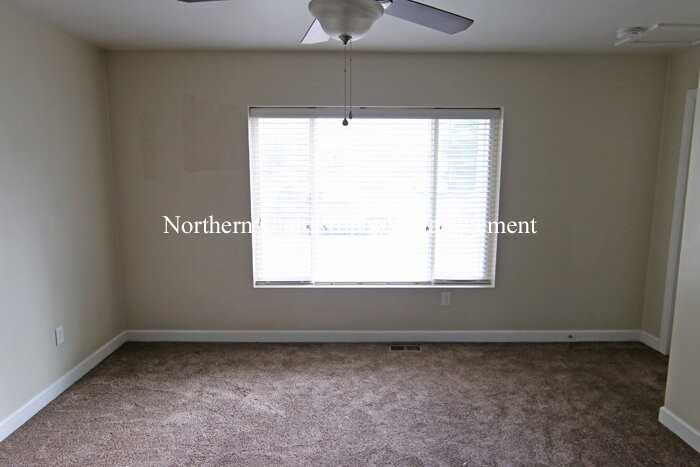 840 S Park St #2 - Photo 3 of 15