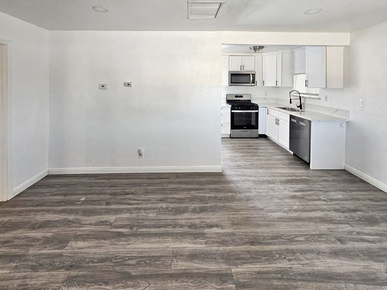 327 W Haloid Ave - Photo 2 of 18