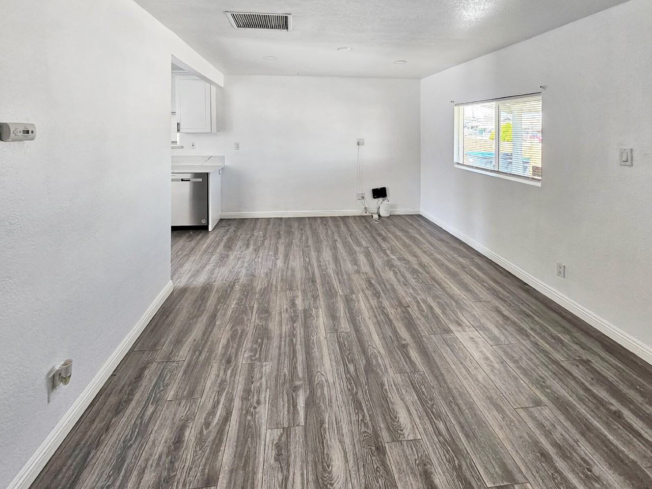 327 W Haloid Ave - Photo 3 of 18