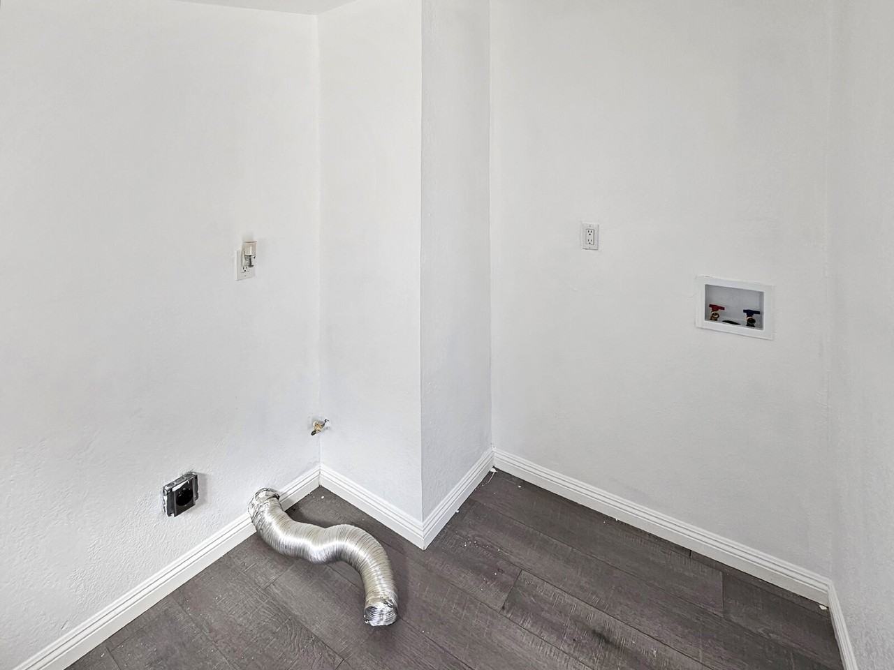 327 W Haloid Ave - Photo 7 of 18