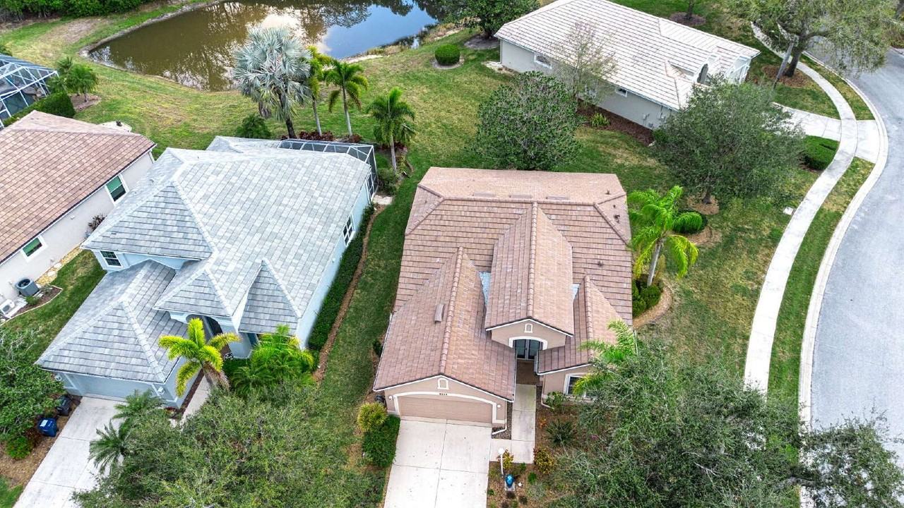 8419 Whispering Woods Ct - Photo 5 of 50