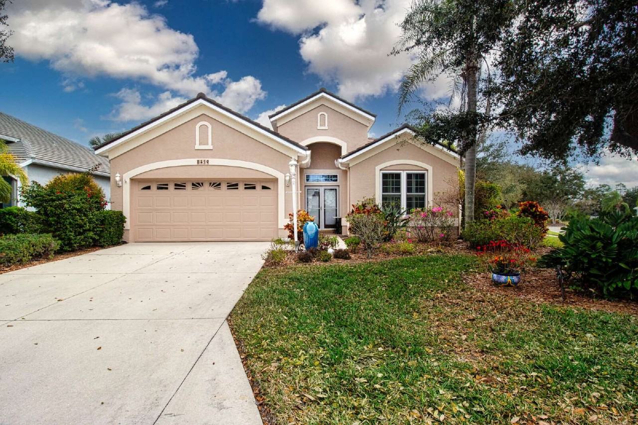 8419 Whispering Woods Ct - Photo 6 of 50