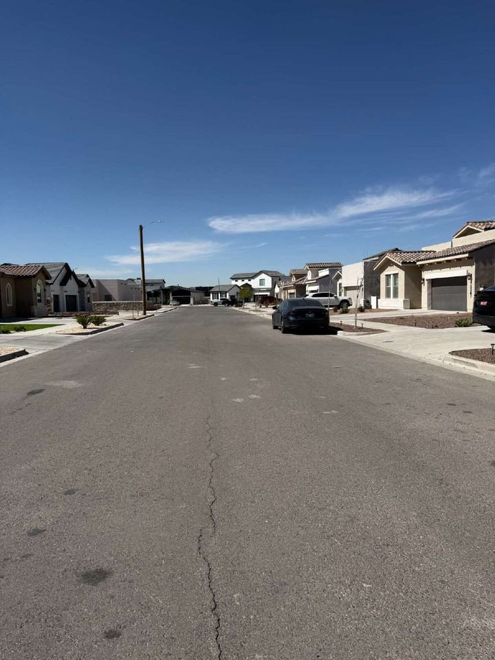 13389 Carterton Ave - Photo 3 of 50