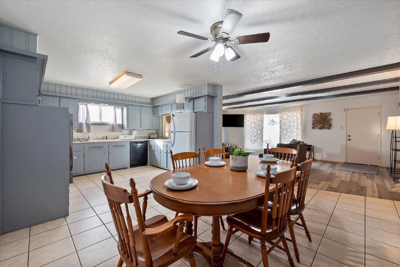 4904 15th St - Photo 7 of 28