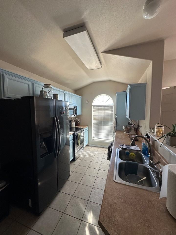 6514 85th St - Photo 5 of 14