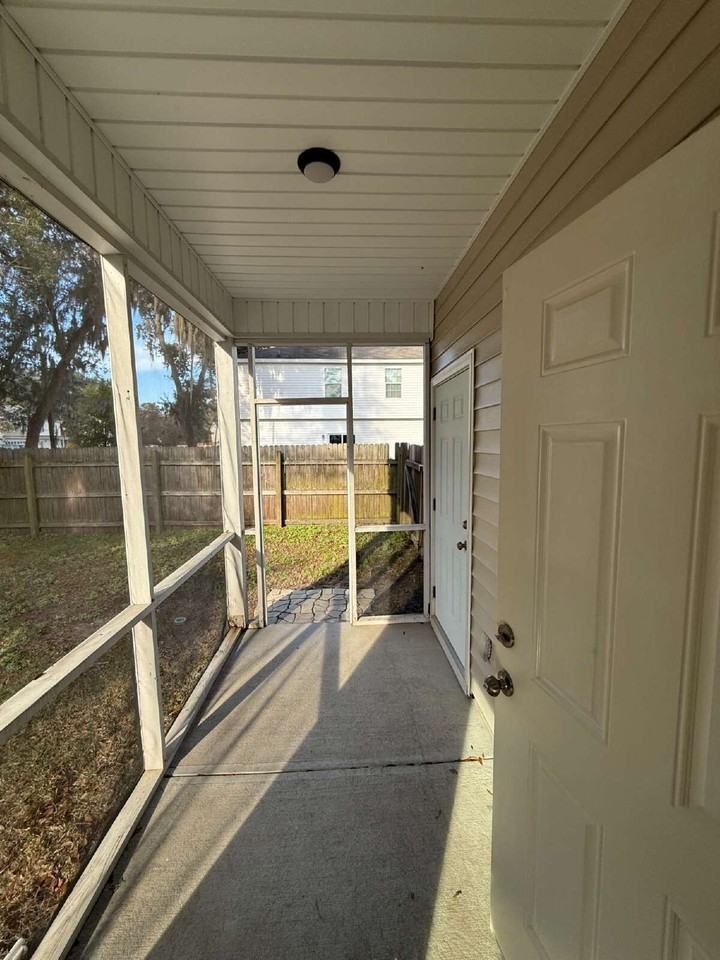 4 Kaminsky Ln - Photo 7 of 15