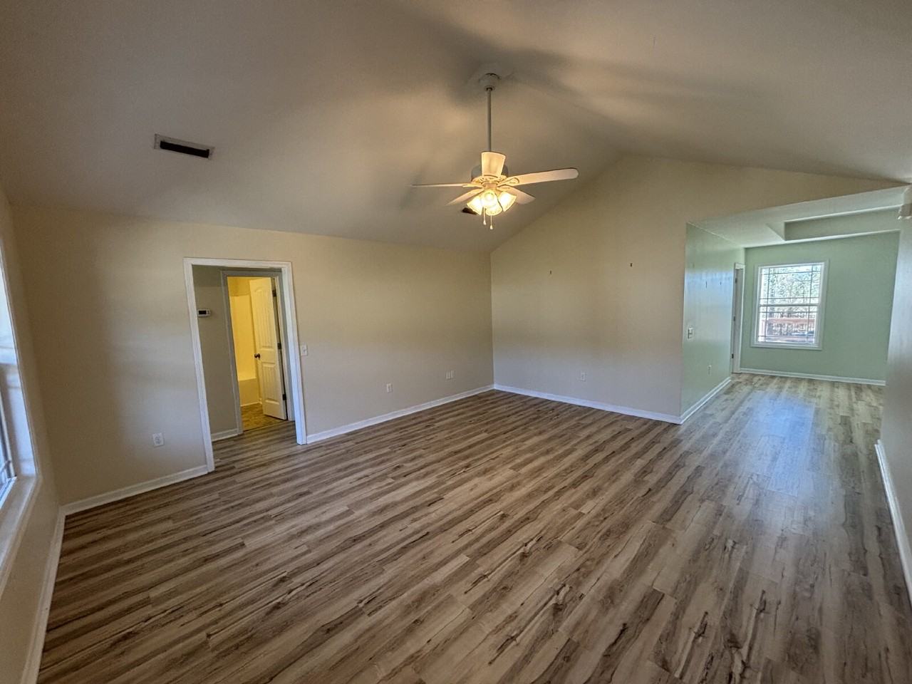 472 Jester St - Photo 3 of 23