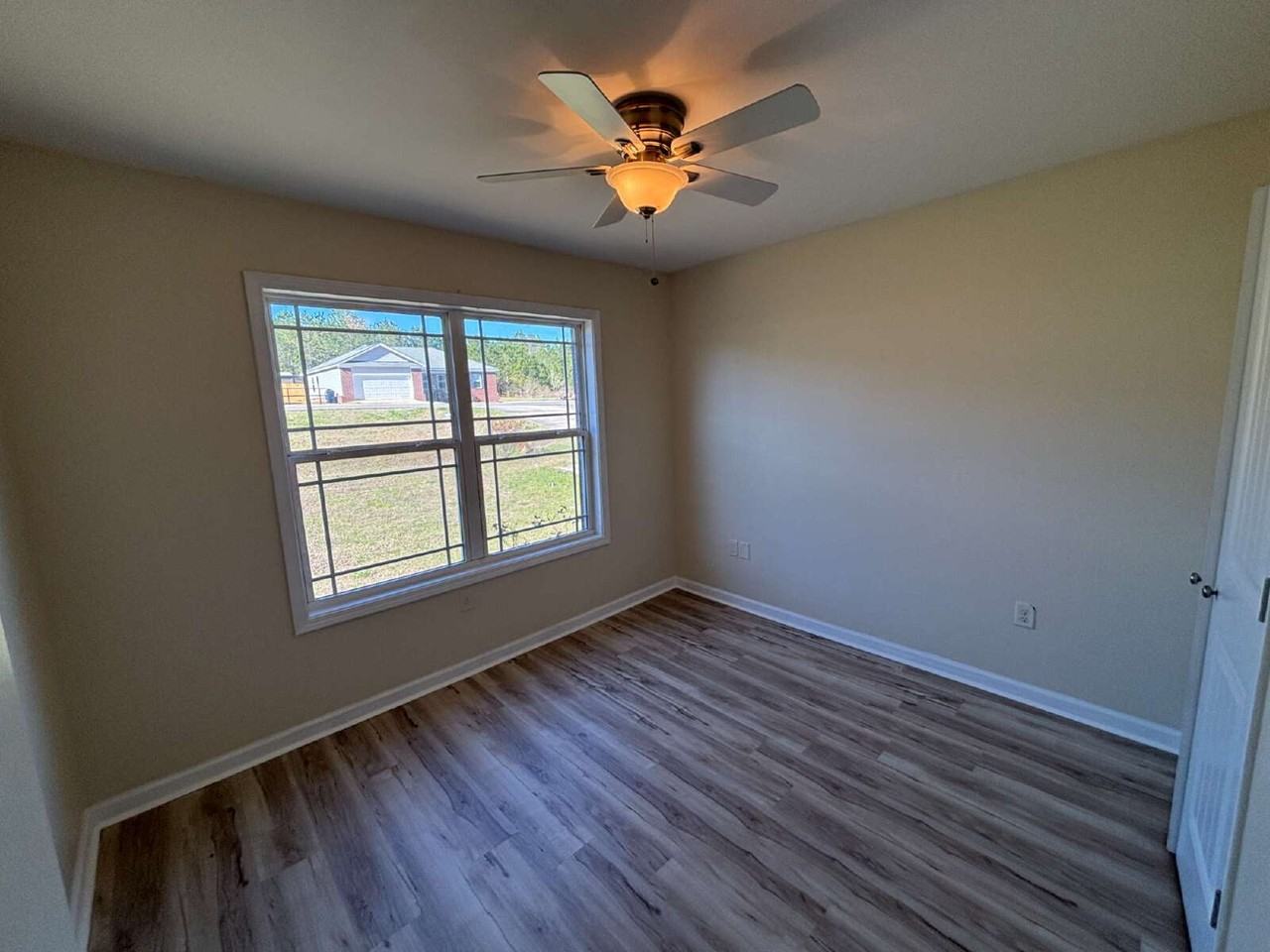 472 Jester St - Photo 7 of 23