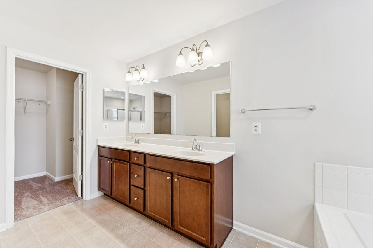 8705 Sagebrush Ln - Photo 7 of 25