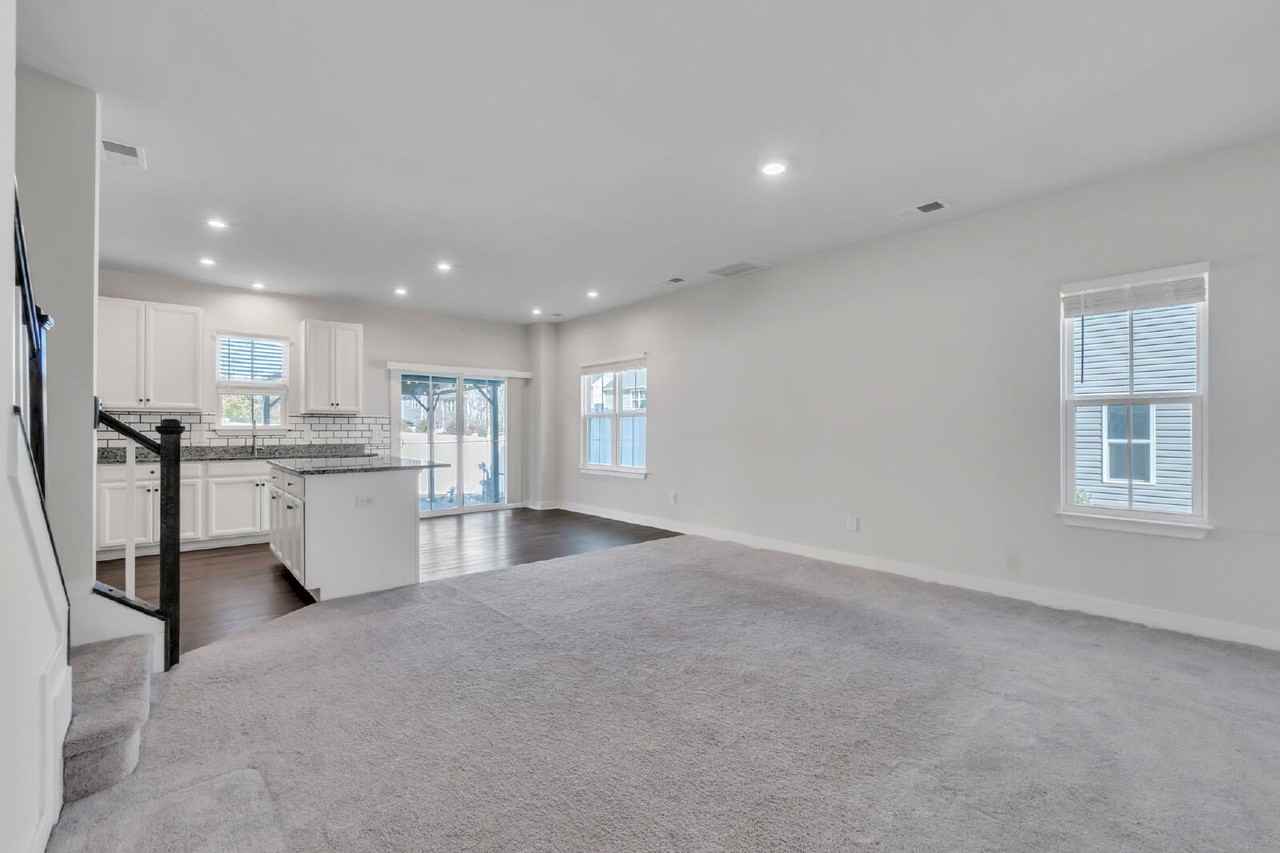 319 Weststone Walk - Photo 3 of 36