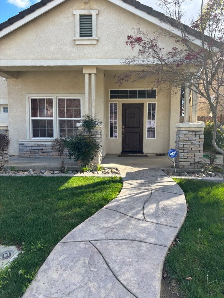 2310 Black Oak St - Photo 3 of 22