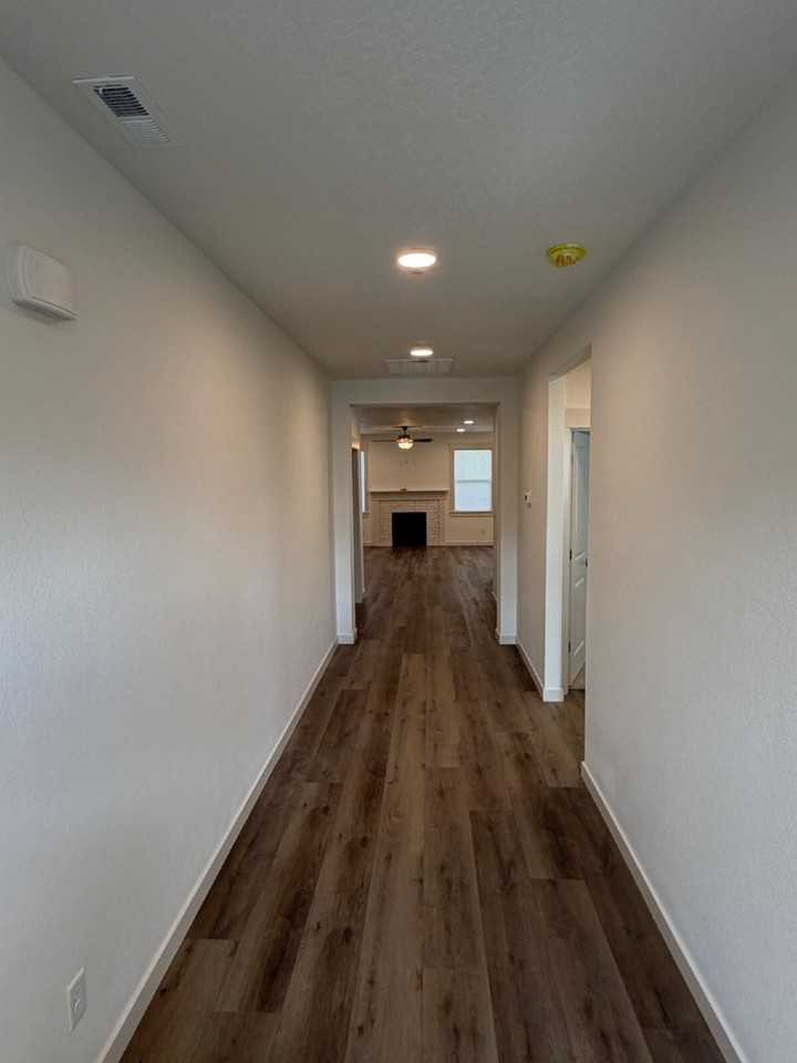 5190 Holly St - Photo 5 of 35