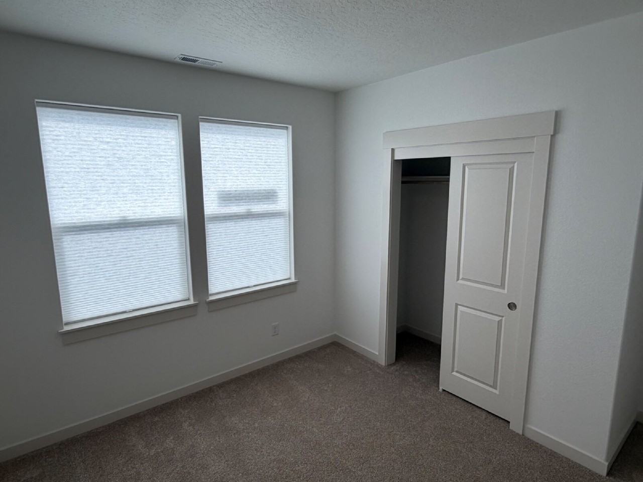 5190 Holly St - Photo 7 of 35