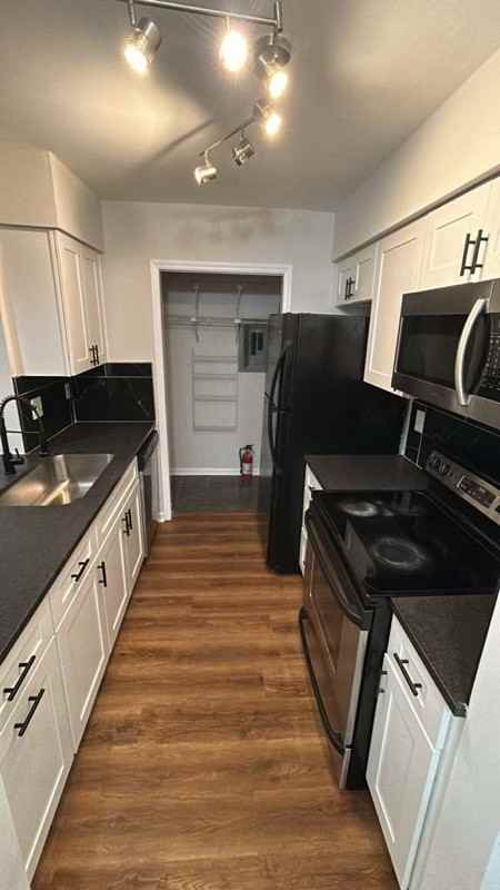 11082 Harrowfield Rd - Photo 4 of 11