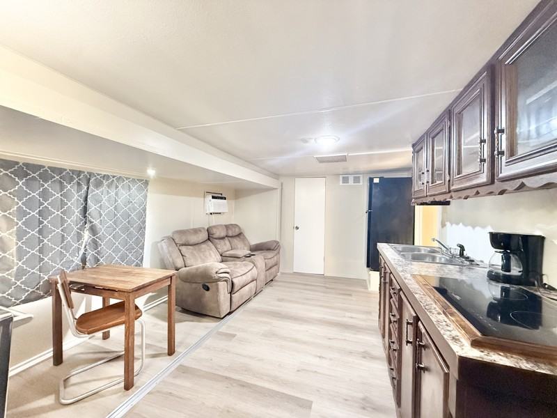 910 Polk St #4 - Photo 3 of 7