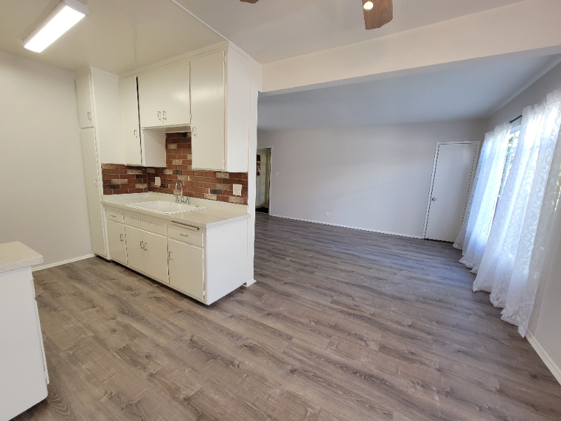 13531 Wyandotte St #6