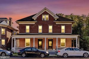 featured image of 658 Oak Hill Ave #2TOP