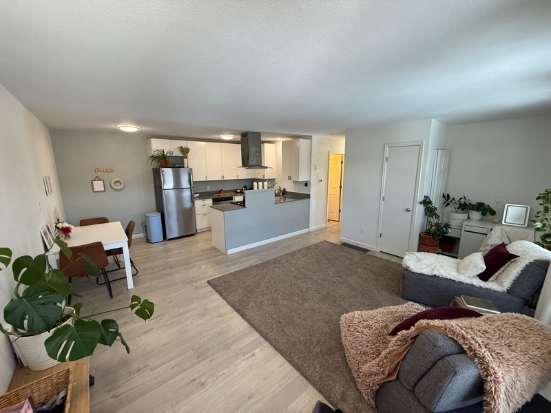 1746 Azalea Dr #4 - Photo 4 of 14