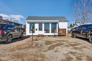 307 E Oak St - Photo 1 of 1