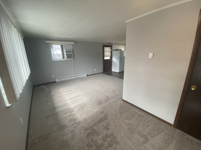 515 E Staat St - Photo 2 of 7