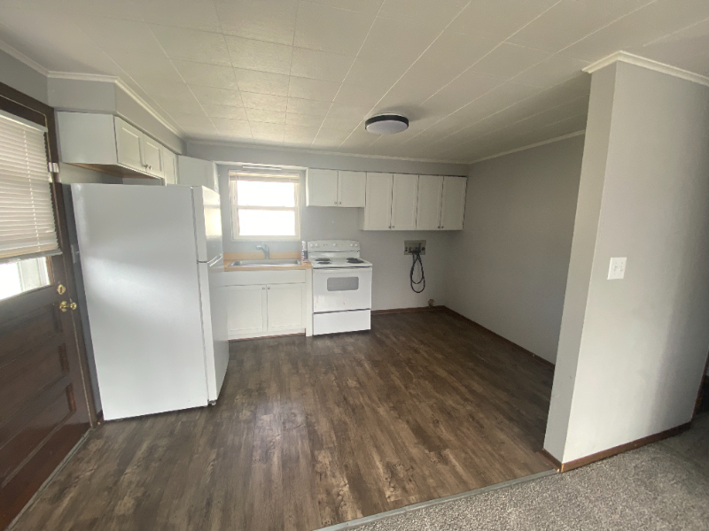 515 E Staat St - Photo 3 of 7