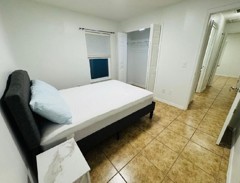 536 Cheshire Way - Photo 2 of 6